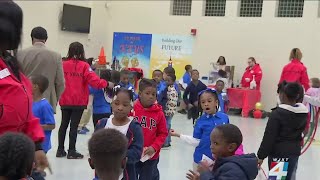 Mayor celebrates slight improvement in one Duval school’s attendance