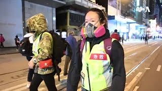 记者手记：18岁女急救员在香港理工大学警民大战中的历练