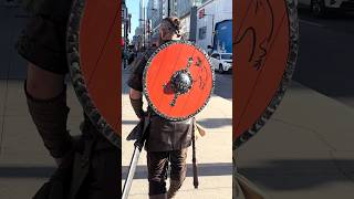 Ragnar Lothbrok Walking in Public #reactionvideo #vikings #costume #ragnarlothbrok #fashion #foryou