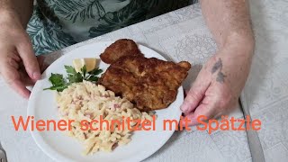 HAUSGEMACHTE SPÄTZLE MIT WIENER SCHNIZEL