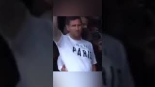 فوتبال:لحظه جنجالي ورود ليونل مسي به پاريس،استقبال هوادارThe moment of Lionel Messi arrival in Paris