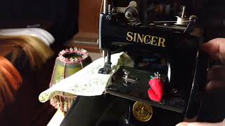 Vintage Singer 20-10 sewhandy toy sewing machine