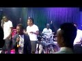 Angalia zepha drummer alivyowainua watu kwenye viti /REGENDARY SONG