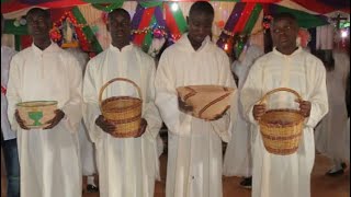 Nilihishi duniani wala sikumjuwa Mungu...//Catholic nyarugusu camp Kushukuru song