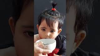 আমাকে জল দাও-Cute baby drinking water from Bowl funny video #Shorts #baby😉🤣😍