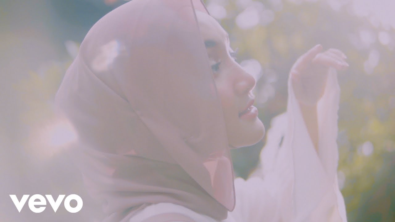 Fatin - Pelangi Dan Hujan Fatin - Pelangi Dan Hujan
