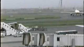 羽田空港の旧ターミナルビル (Haneda airport in 1989)