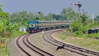 Rajshahi Bound Intercity Train 732/Down Old Coach Borendo Express (বরেন্দ্র এক্সপ্রেস) Passing RGR