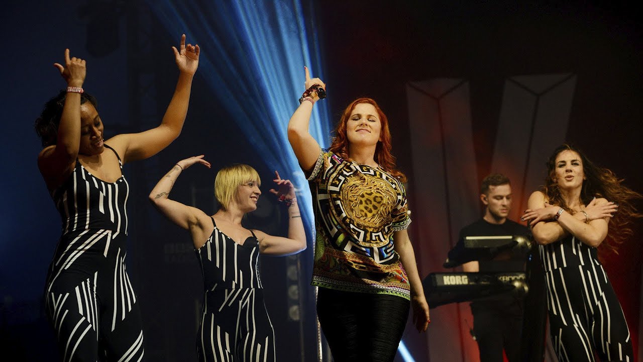 Katy B - Crying For No Reason (BBC Radio 1's Big Weekend 2014) - YouTube