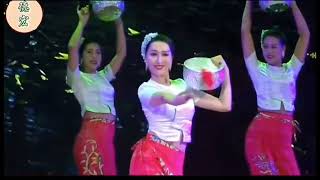 ຟ່ອນໄຕ້ລື້ ฟ่อนไท้ลื้อ Tai lue in Dehong China dance