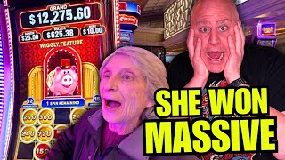 I GAVE THIS SENIOR LADY $500 TO EXPERIENCE MAX BET SLOTS!