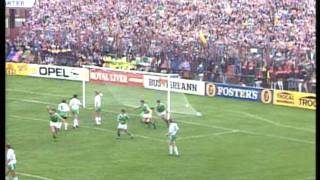 1989 (October 11) Republic of Ireland 3-Northern Ireland 0 (World Cup Qualifier).mpg