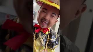 “皇上”驾到😂😂😂 人类幼崽到底有多可爱 搞笑萌娃 人类幼崽迷惑行为 @DOU+上热门 @抖音热点