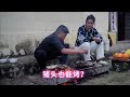 小六搞了一个猪头连骨带肉烤，能有多少肉吃？@花姐在农村5M6z