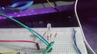 Tutorial 11 LED RGB apoyado de tabla de colores