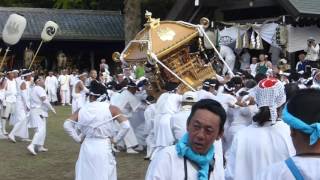 2015 やわたんまち　山宮神社の神輿と山荻神社の神輿