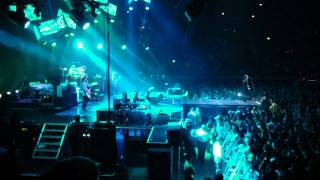 Foo Fighters - " Everlong " Live! 2011