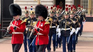 Royal Family Witness FIRST EVER French Troops Changing of the Guard at Buckingham Palace