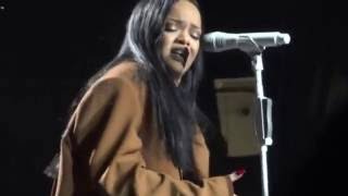 Rihanna - Love On The Brain (Live)