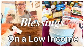 VISITING THE FOOD BANK ON PAYDAY // Homemaking Below The Poverty Line Days in The Life