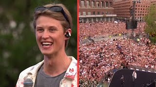 Victor Leksell's reaksjon når hele Oslo synger Svag | VG-lista 2023 | Svag