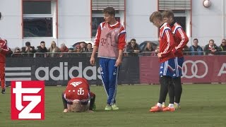 FC Bayern: Sebastian Rode verletzt sich beim Training und humpelt vom Platz