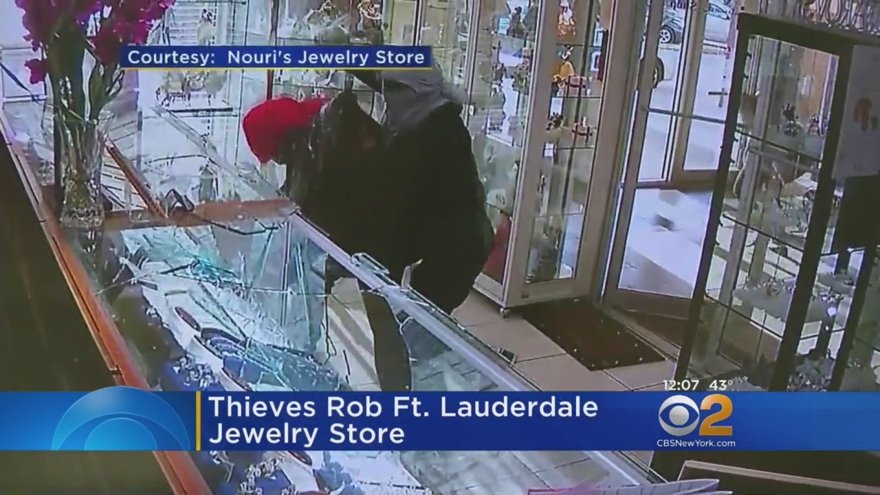 Jewelry Store Robbery On Video - YouTube