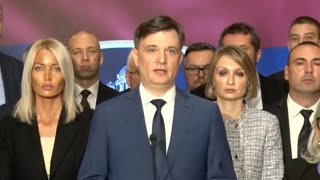 Žaklina Tatalović propituje Milenka Jovanova na konferenciji za medije! Naprednjak je malo nervozan?