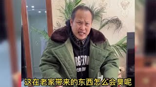 女友嫌男友父亲穷酸，对其一顿嘲讽，气的小伙竟当场提分手