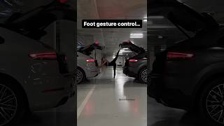 How to use foot activated tailgate function on New Cayenne🤣.#porschecayenne #cayennecoupe #cayenne