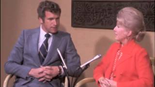Bette Rogge interviews Wayne Rogers, star of the TV series "M*A*S*H."