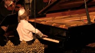 Yoav Levanon (8) Plays Haydn Concerto in Dohany Synagogue, Budapest