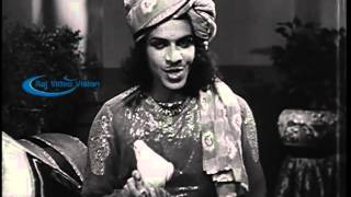 Mangamma Sabatham 1943 -- Ranjan & Vasunthara Devi Interesting Scenes