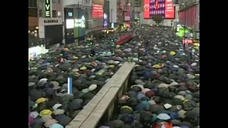 香港民众8.18冒雨“流水式”和平大集会