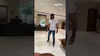 Ranbir Kapoor टी-सीरीज ऑफिस में स्पॉट हुए, कैमरे पर दिए पोज