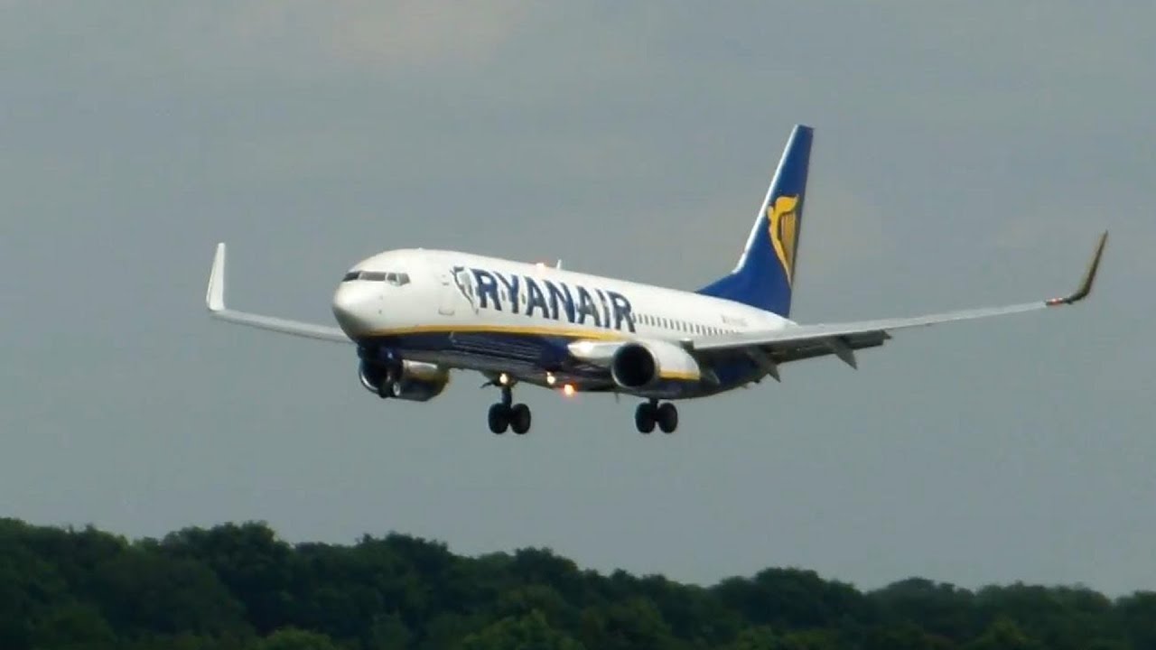 Ryanair Boeing 737 800 Landing Takeoff Groningen Airport Eelde Youtube