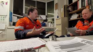 TAEDES402 Use training packages and accredited courses to meet client needs.