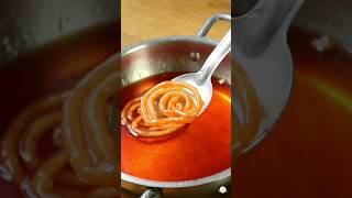 15 mins Crispy ஜிலேபி செம்ம டேஸ்டா செய்யலாமா 👌 | Perfect and Easy crispy jalebi at home #shorts