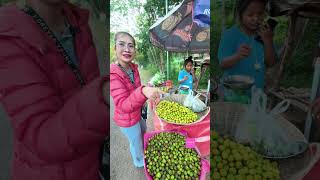 ร้านขายผลไม้ข้างทาง ที่กัมพูชา 🇰🇭 เมืองเสียมเรียบ