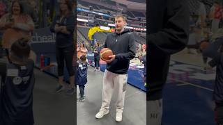 Jokic in action at the @DenverNuggets Special Olympics Clinic! 🏀❤️