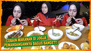 COBAIN MAKANAN DI JOGJA || PEMANDANGANNYA BAGUS BANGET!!