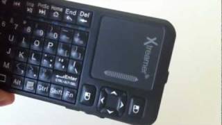 Xtreamer Wireless mini keyboard with Touchpad in action