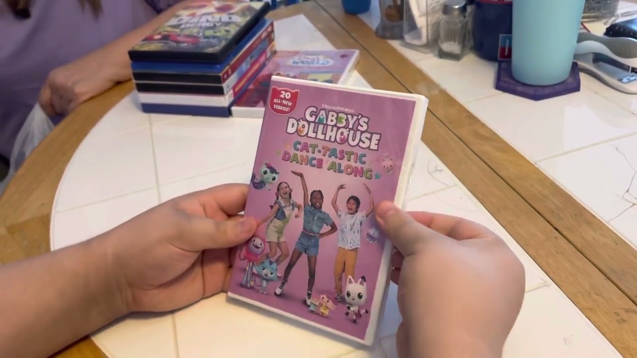 Gabby’s Dollhouse: Cat-Tastic Dance Along DVD Unboxing - YouTube