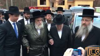 Viznitzer Rebbe Reb Yisroel arrives in Lakewood