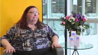 Symptoms and Treatment for Psoriasis - Maxine's Story