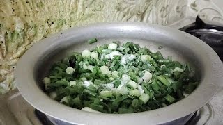 ఉల్లిలకు పెసరపప్పు రెండు కలిపి కూర //how to prepared pesarapappuspringonions curry #ismart mounika