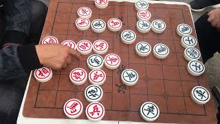 这盘棋看的真烧脑啊，双方各自的进攻棋都太多了，精彩啊 #公园象棋#象棋#街头象棋