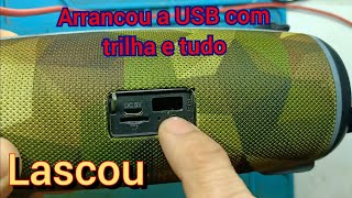 caixinha de som caiu e quebrou o conector USB do pen drive.. arrebentou trilhas, serve pra várias 📻