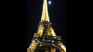 The Eiffel Tower at midnight-Tour Eiffel à minuit