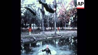 RR7302C USA: TRAINING THE MARINES